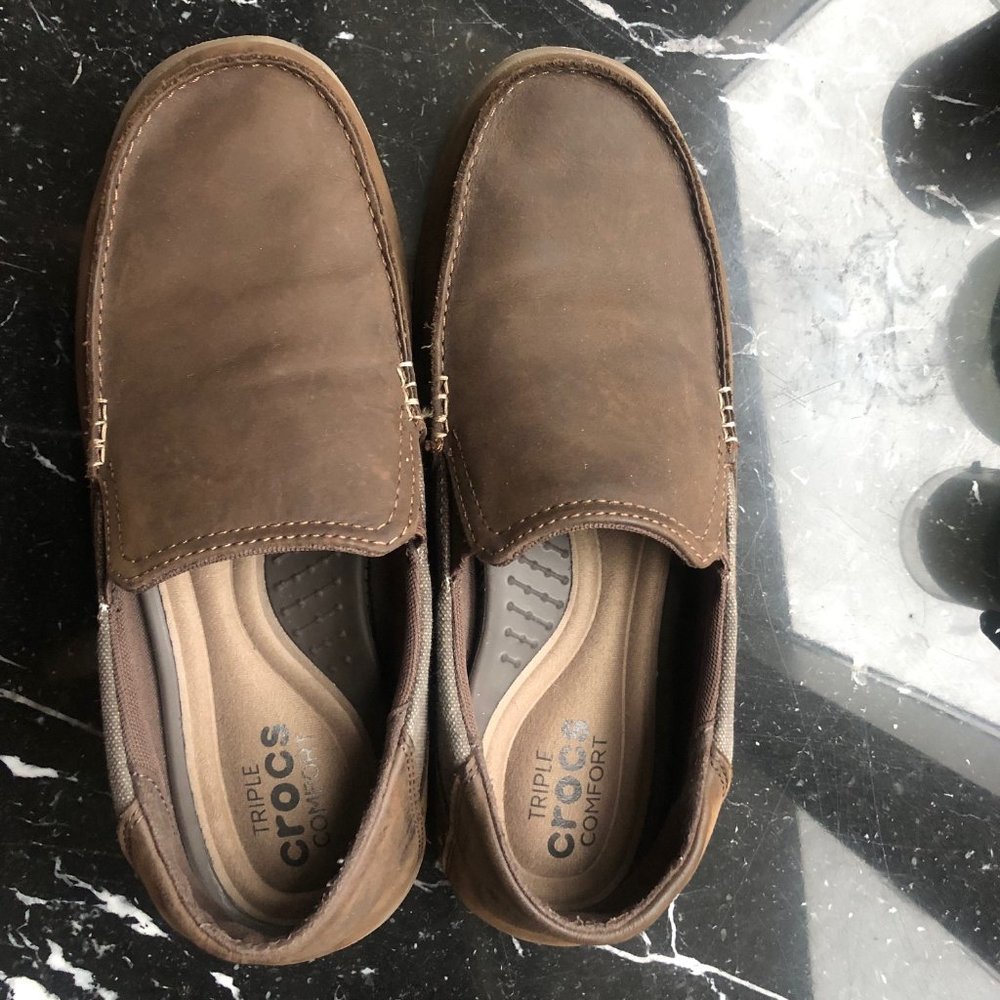 BNWT Men's Santa Cruz Croc's. Brown Suede